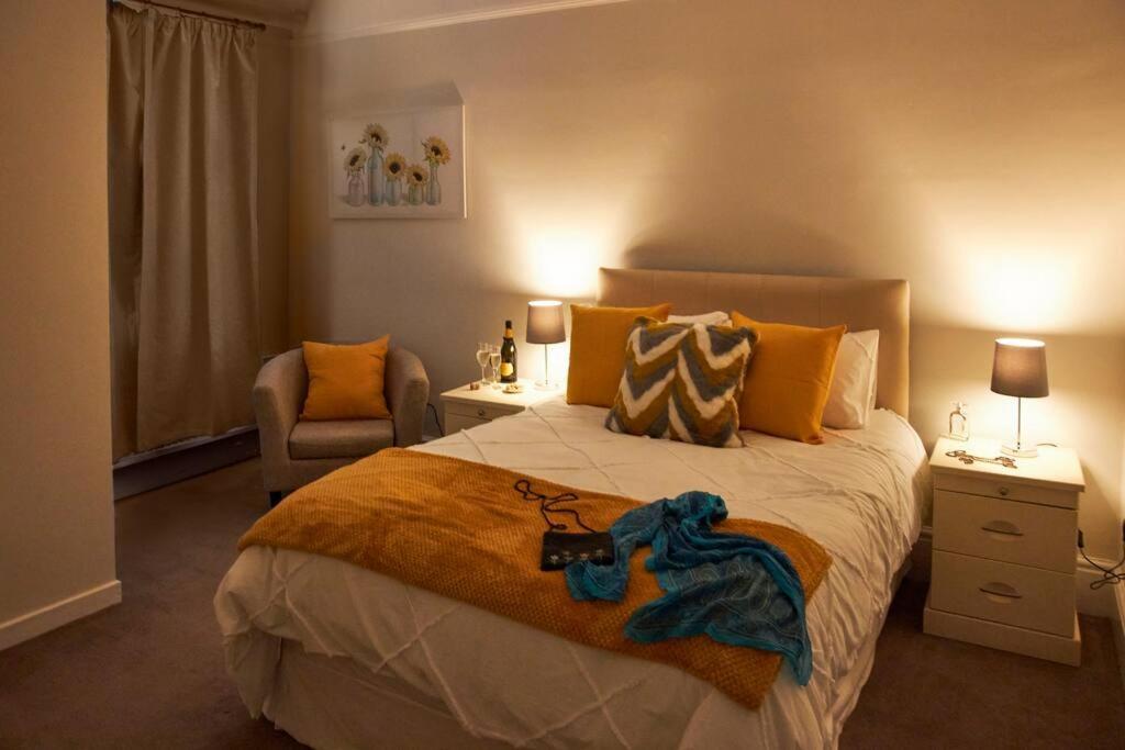 Comfy Big 7 Bedroom Townhouse Харогейт Екстериор снимка